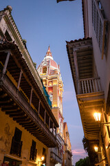 Ciudad amurallada de Colombia, Torre del reloj, gastronomia y arquitectura tipica de Cartagena de Indias Colombia