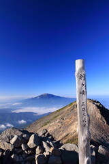 Mt.Norikura, Mt.Ontake 早朝の乗鞍岳から御嶽山を望んで