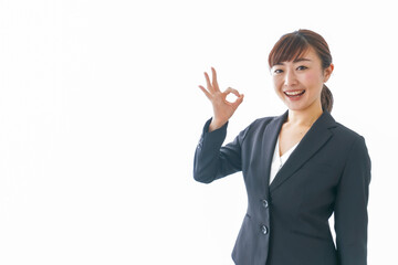 笑顔の若いビジネスウーマン