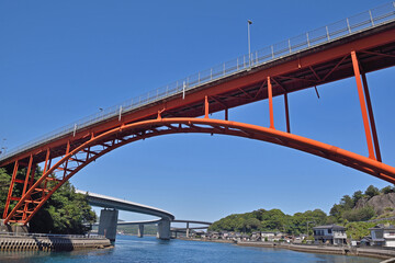 通天橋と牛深ハイヤ大橋