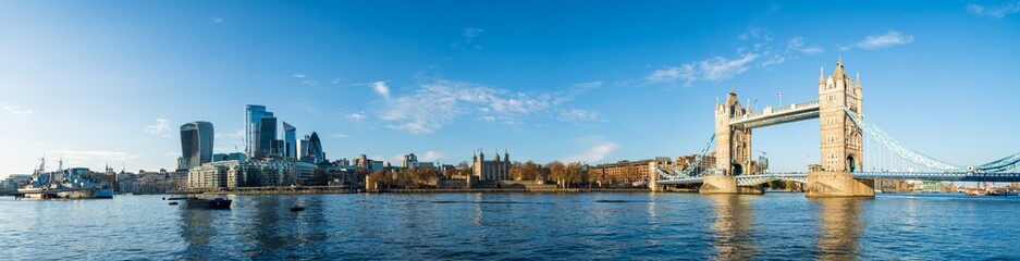 Fototapeta na wymiar Tower Bridge panorama seen from south Bank of river Thames in London