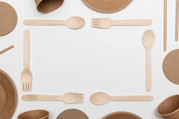 使い捨ての食器　紙　木製