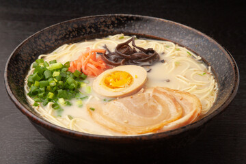 とんこつラーメン