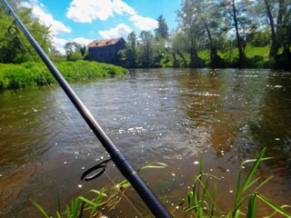 Rzeka wkra. Wędkarstwo, stary młyn © SebbPL