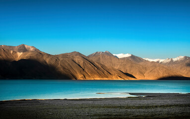 Pangong lake and mountains, Ladakh  - obrazy, fototapety, plakaty