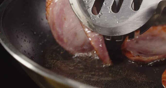 ry pieces of sausage on both sides in a preheated pan