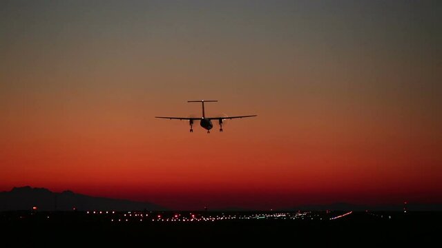 YVR Vancouver International Airport Plane Landing