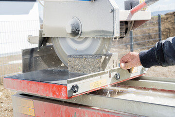 Pflastersteine S&auml;gen - Tischs&auml;ge Nassschneider 