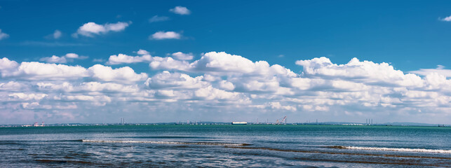 (千葉県ｰ風景パノラマ)夏空と東京湾風景２