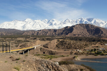 Montañas nevadas en Mendoza