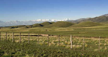 Fototapeta na wymiar Paisaje de montaña en Mendoza