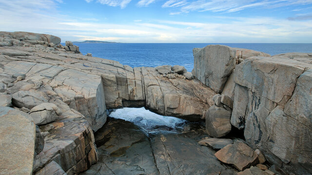 'Natural Bridge', near 'The Gap' in Albany, Western Australia.