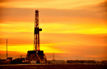 The drilling rig during sunset