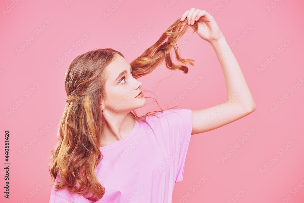 Wall mural girl with foxy hair