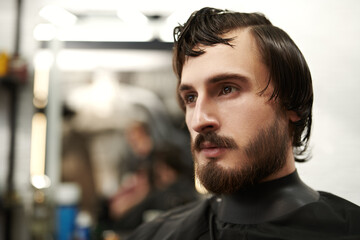 Obraz premium man in hairdressing salon