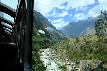 Crédence de cuisine en verre imprimé Machu Picchu Peru Machu Picchu Aguas Calientes - Train with panoramic windows