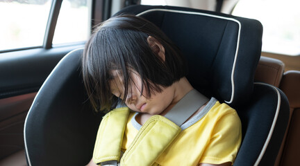 kid sleep on car, child feel sick, sleep on car seat