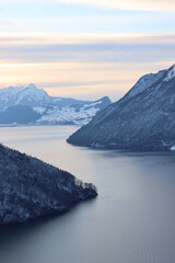 Jezioro w Szwajcarii - obrazy, fototapety, plakaty