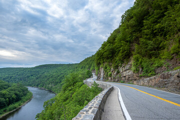 Fototapeta premium Sparrow Bush, NY - USA - June 18, 2021: a view of the Hawk's Nest, a scenic location outside Port Jervis. Known for its winding roads and scenic overlooks in the Delaware River Valley,