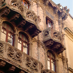 Caltagirone, Catania. Dettaglio di Palazzo della Magnolia, esempio tipico di stile Liberty
