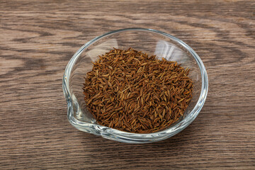 Dry zeera seeds in the bowl