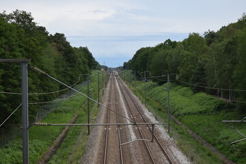 Vue de haut sur un chemin de fer