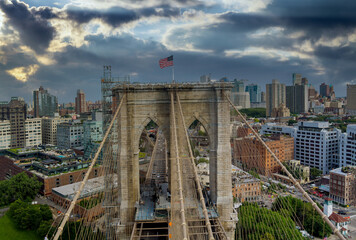 Obraz premium The majestic Brooklyn Bridge in New York brooklyn side view USA