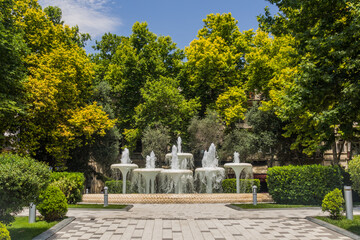Obraz premium White fountain in Baku, Azerbaijan