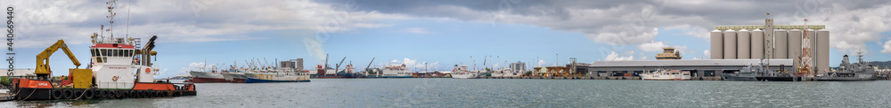 Wall mural port louis harbor panorama