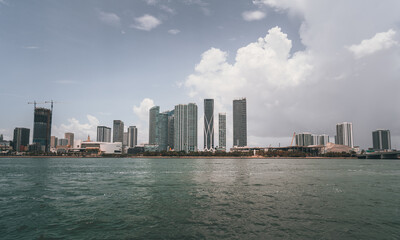 Fototapeta na wymiar city skyline miami water florida sea downtown buildings travel panoramic 