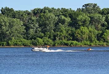 Obraz premium boats on the river