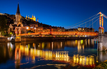 Fototapeta premium Niight view in Lyon city, France