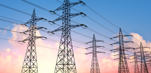 Stromtrasse - Stromleitungen im Abendhimmel	
