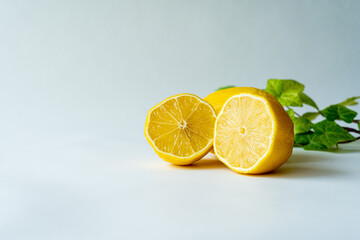 半分に切ったレモン