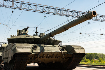 Fototapeta na wymiar The main battle tank of the Russian armed forces T-90