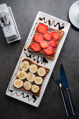 Toast party strawberry, banana, dark chocolate