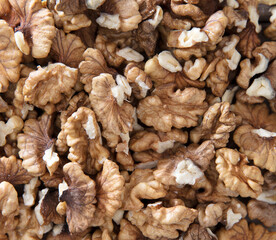 Peeled walnuts