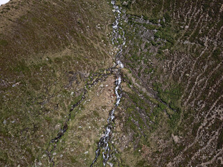 Obraz premium water flowing in the mountains