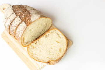 ライ麦粉をふりかけた、カット後のフランスパン