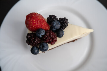 raspberry and blueberry cheesecake