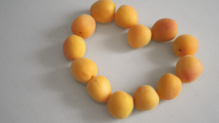 Peaches lie on the table