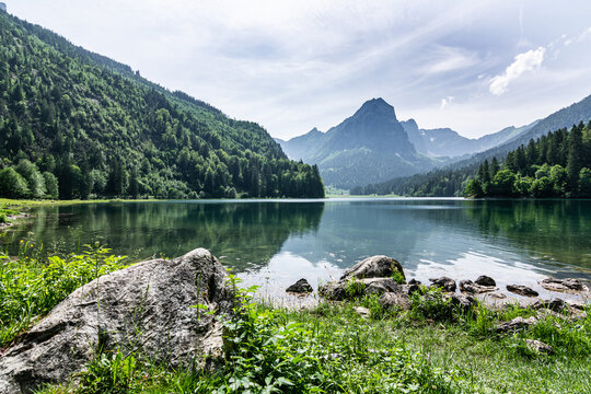 Obersee im Kanton Glarus in den Schweizer Alpen