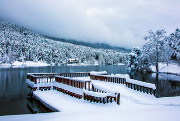 Fascinating with its nature and magnificent lake view in winter, Bolu shows the camera all its beauties.