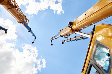 Telescopic mobile cranes © Sergey Ryzhov