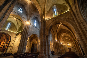 iglesia gótica de San Miguel en Palencia Castilla España - obrazy, fototapety, plakaty