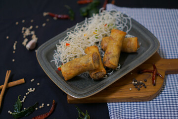 deep fried spring rolls or Por Pia Tod (Thai Spring Roll) Snacks and snacks that are popular with Thai and Chinese people.