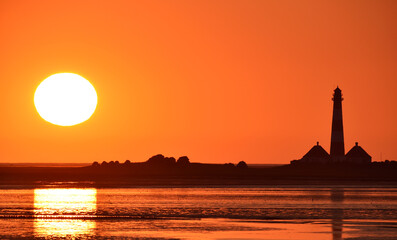 Leuchtturm bei Sonnenuntergang 