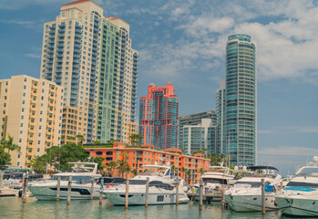 Fototapeta na wymiar marina bay country south pointe Miami Beach florida usa vacation travel skyscrapers hotel buildings life beautiful boats 