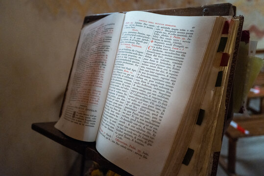 Gloria in excelsis Deo, hymne liturgique chr&eacute;tienne, messe catholique