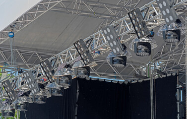 Light heads equipment